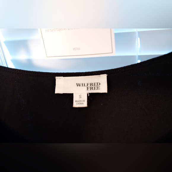 Aritzia Wilfred black dress - Picture 2 of 3